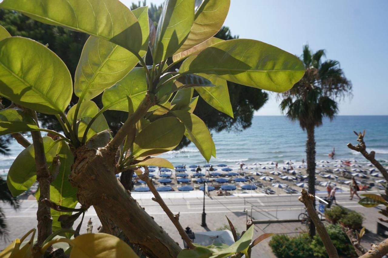 Hotel Beau Rivage Alassio Dış mekan fotoğraf