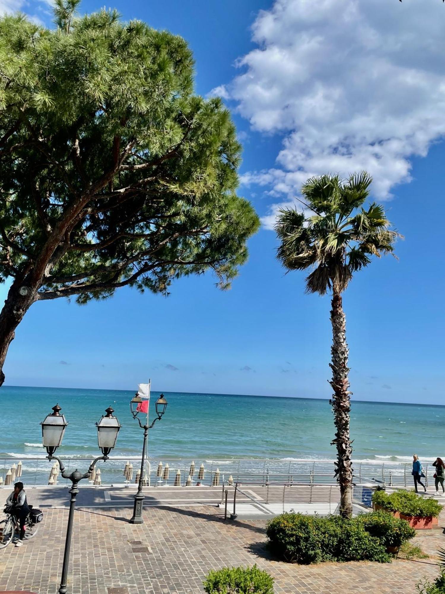 Hotel Beau Rivage Alassio Dış mekan fotoğraf