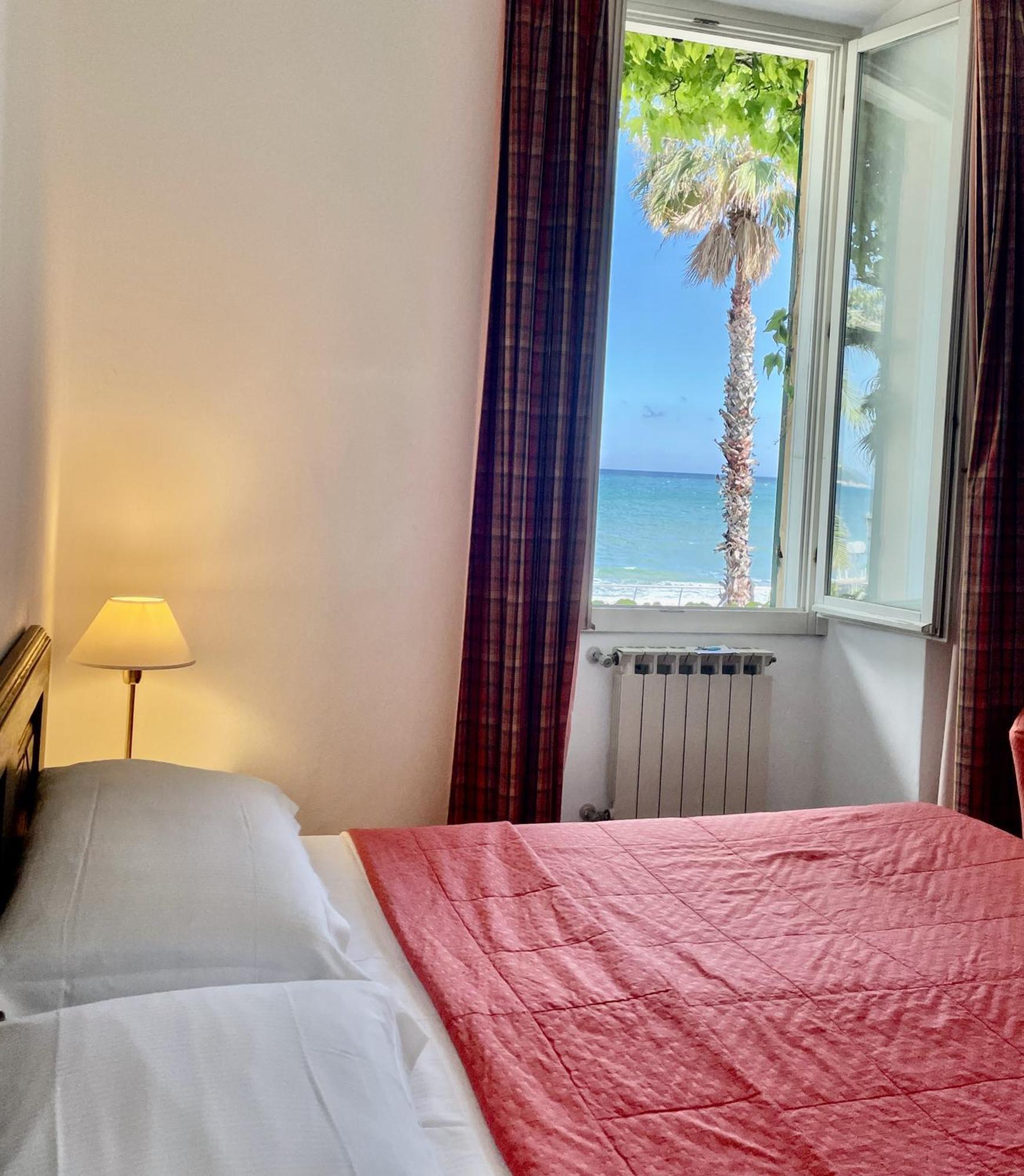 Hotel Beau Rivage Alassio Dış mekan fotoğraf